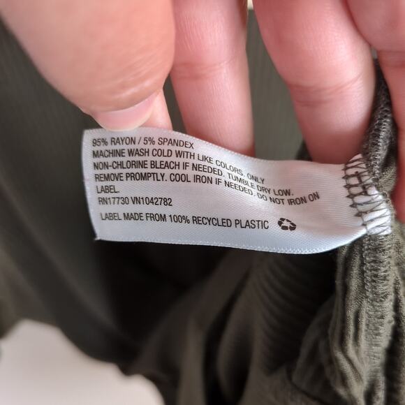 Isabel Maternity Olive Green Rib Knit Elbow Sleeve V-Neck Henley Top Women's XXL - Picture 4 of 4